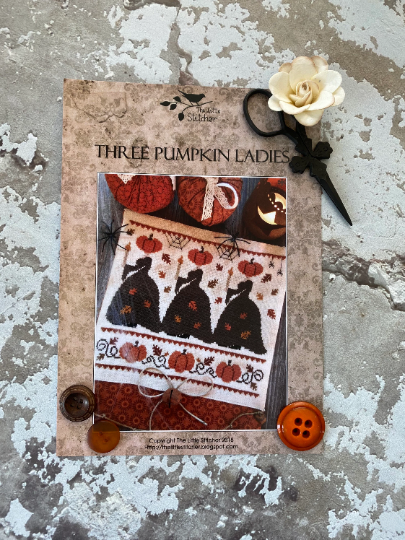 Three Pumpkin Ladies | The Little Stitcher