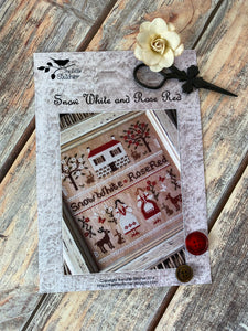 Snow White and Rose Red | The Little Stitcher