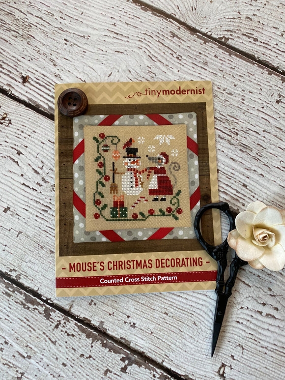 Mouse's Christmas Decorating | Tiny Modernist